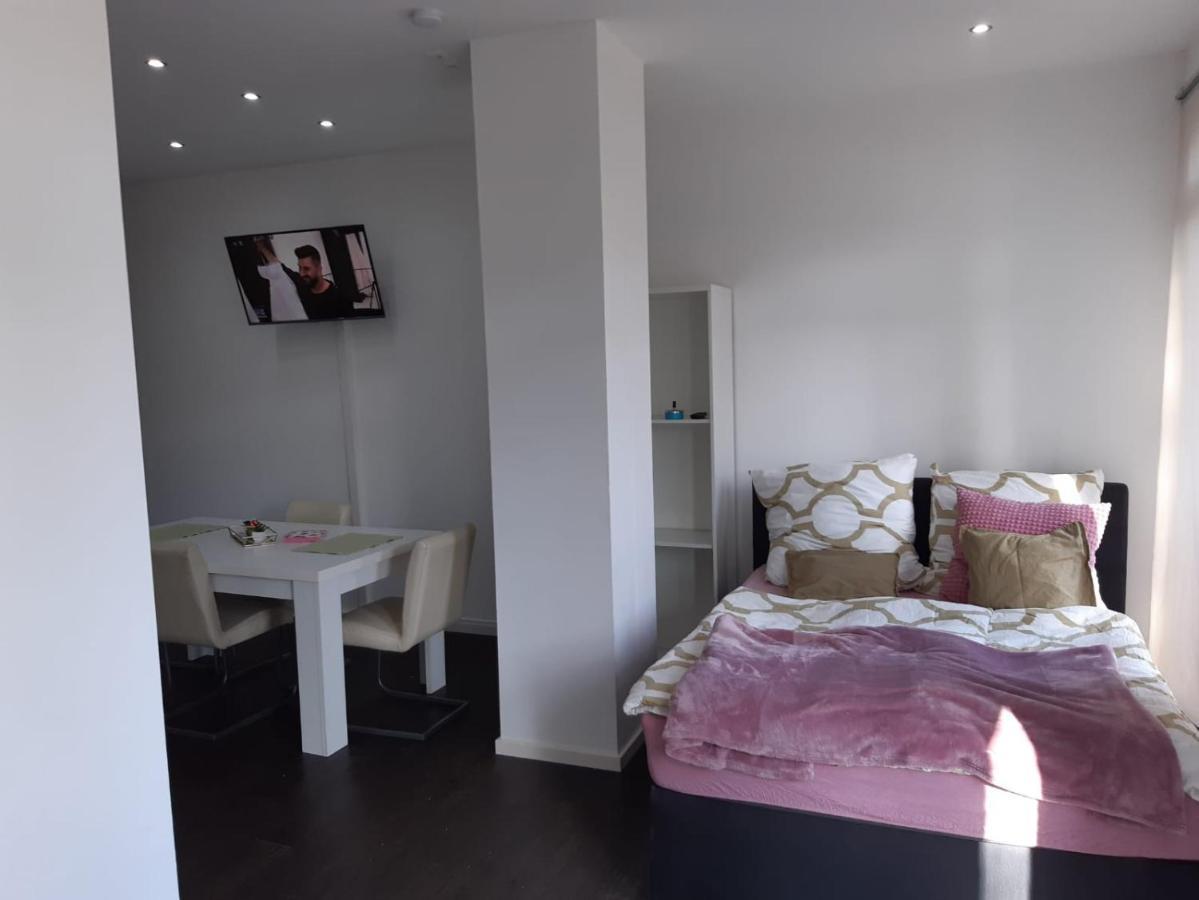 Luxurioese Wohnung Mit Eigenem Garten Augsbourg Extérieur photo
