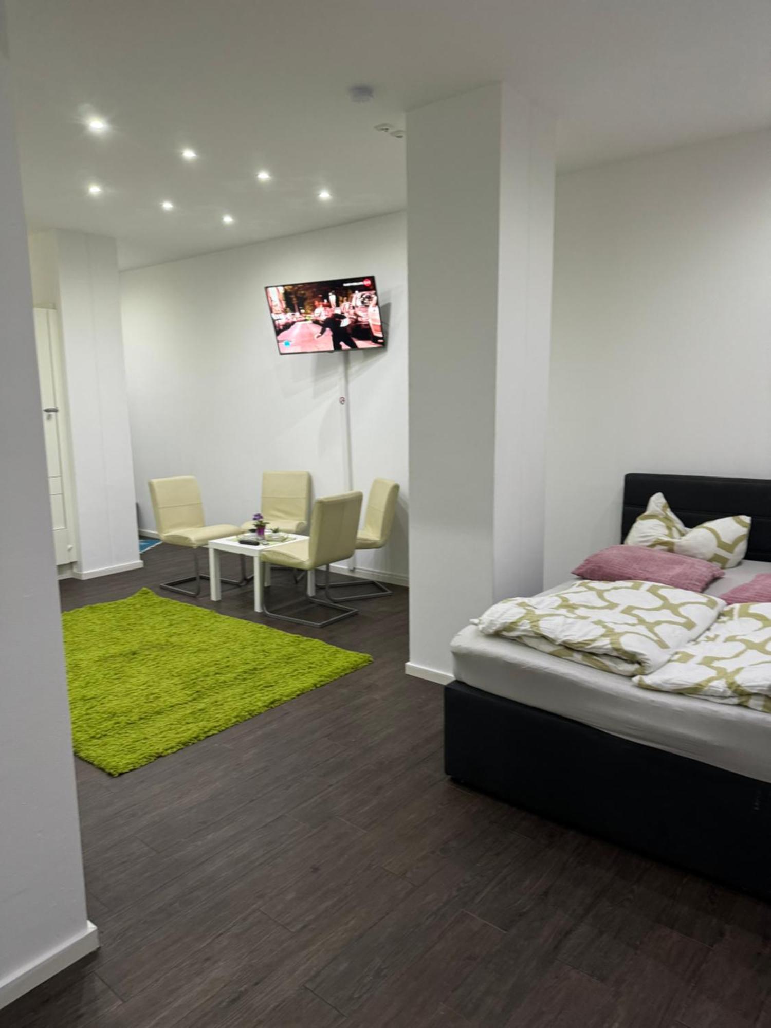 Luxurioese Wohnung Mit Eigenem Garten Augsbourg Extérieur photo